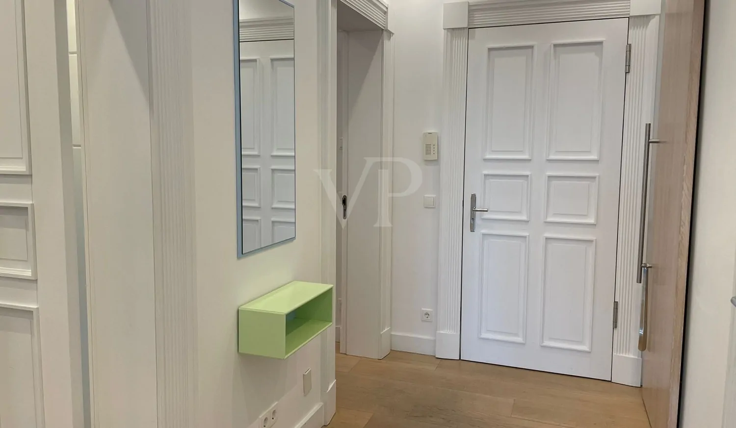 Appartement mit Meerblick und Möglichkeit zum VIP-Zugang zum Sky-Schwimmbad