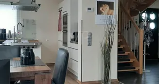 von_poll_real_estate_property_CX607_image_5