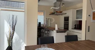 von_poll_real_estate_property_CX607_image_7