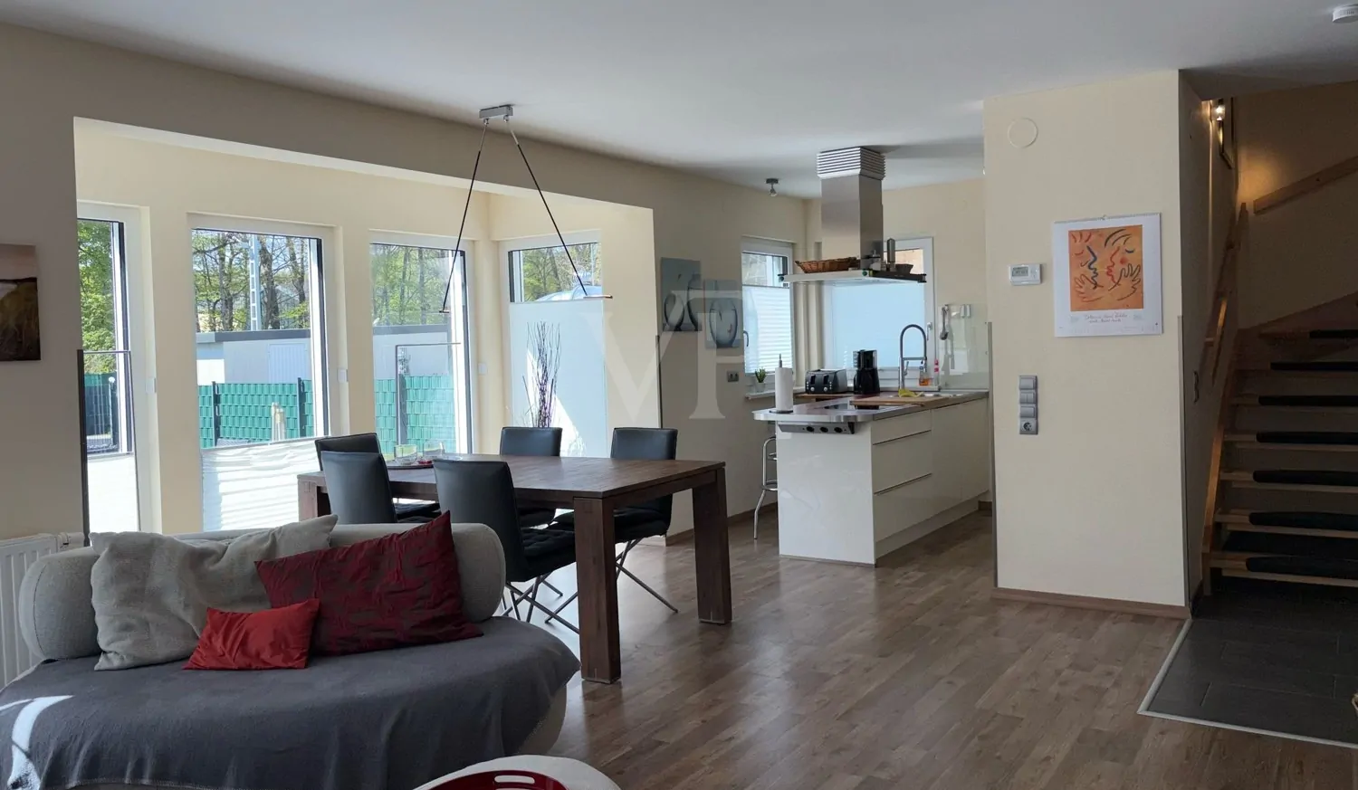 Wohn,-Küche,-und Essbereich