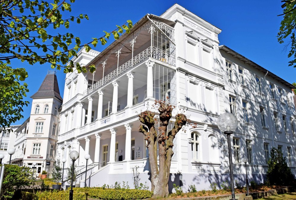 Strandnah: Traditionelle Villa im Herzen des Ostseebades Sellin mit Beherbergungsbetrieb