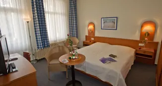 von_poll_real_estate_property_QT187_image_17