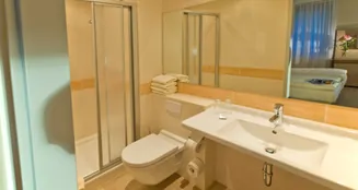 von_poll_real_estate_property_QT187_image_19