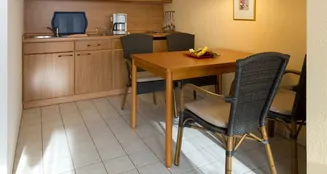 von_poll_real_estate_property_LY845_image_15