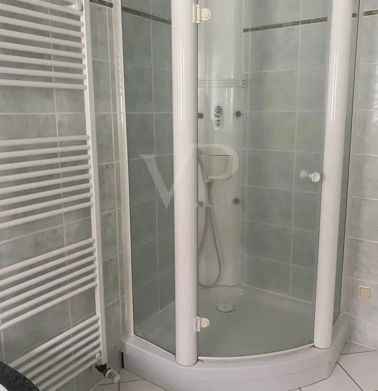 Dusche im Bad