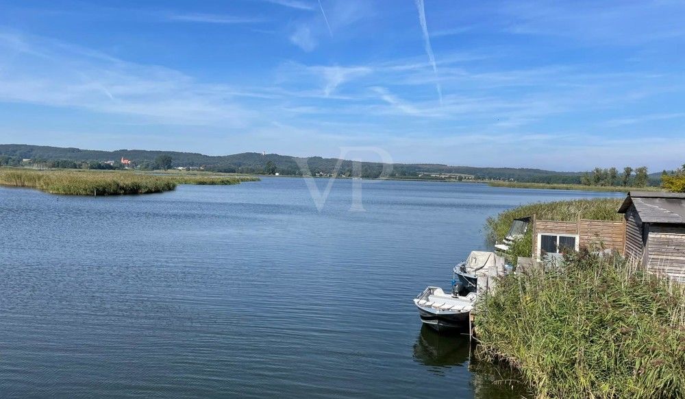 Ferienhaus in Neuensien mit 4 Wohnungen: Komfortable Ausstattung  und Seeblick