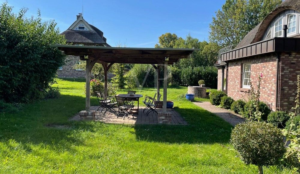 Ferienhaus in Neuensien mit 4 Wohnungen: Komfortable Ausstattung  und Seeblick