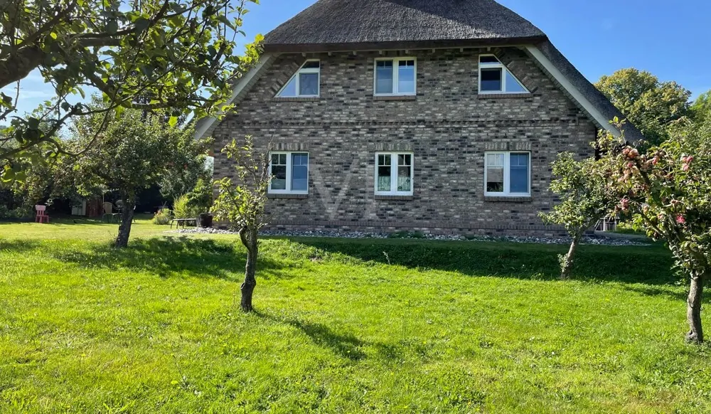 Zweifamilienhaus in traumhafter Lage am Neuensiener See