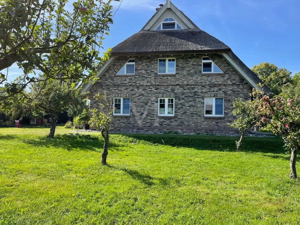 Maison bifamiliale dans un emplacement fantastique au bord du lac Neuensien