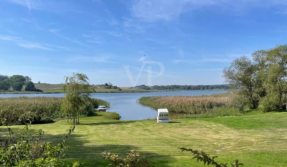 Zweifamilienhaus in traumhafter Lage am Neuensiener See