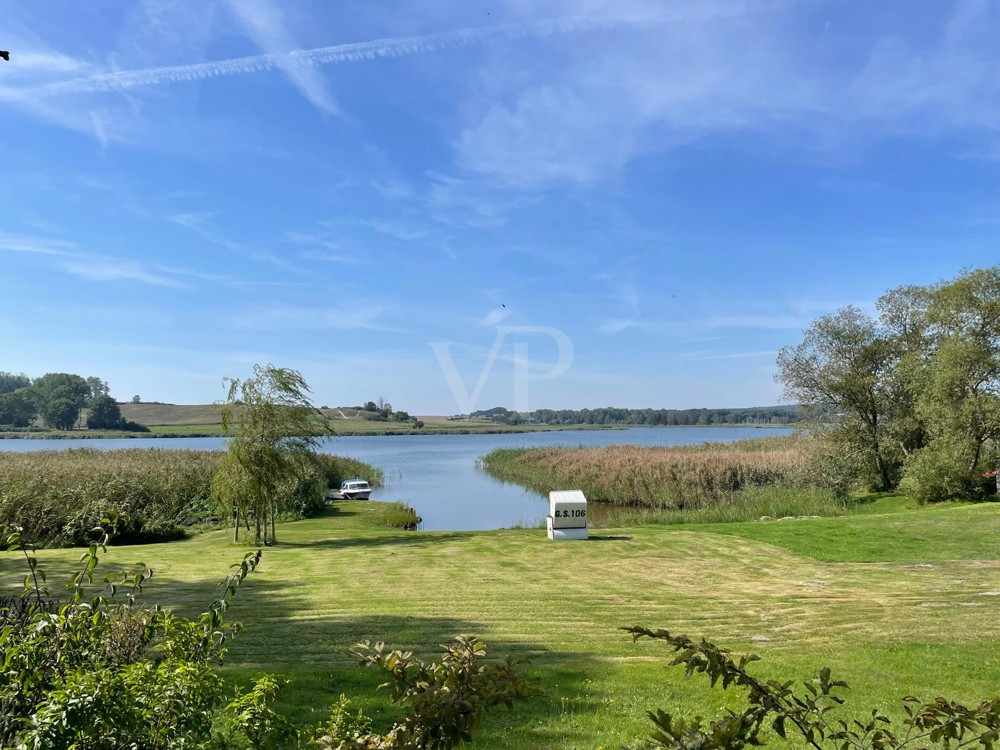 Zweifamilienhaus in traumhafter Lage am Neuensiener See