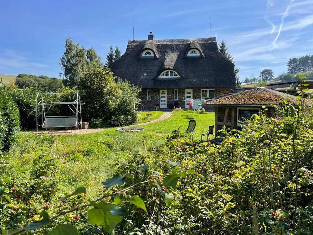 Zweifamilienhaus in traumhafter Lage am Neuensiener See