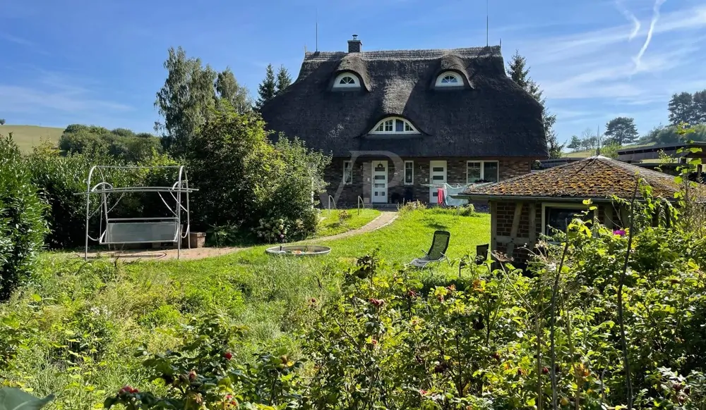 Zweifamilienhaus in traumhafter Lage am Neuensiener See