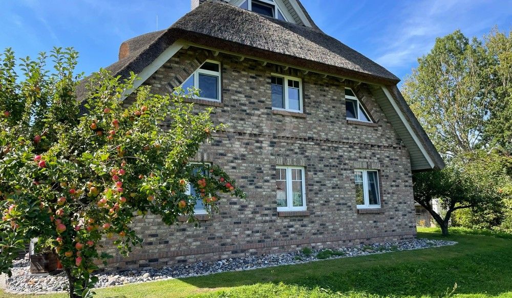 Zweifamilienhaus in traumhafter Lage am Neuensiener See