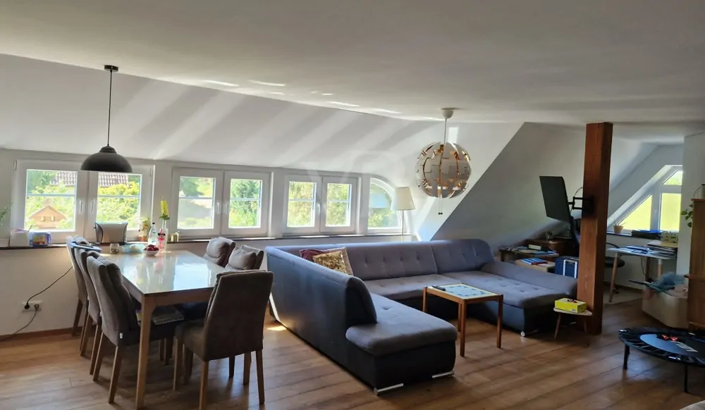 Wohnbereich mit Büroecke im OG