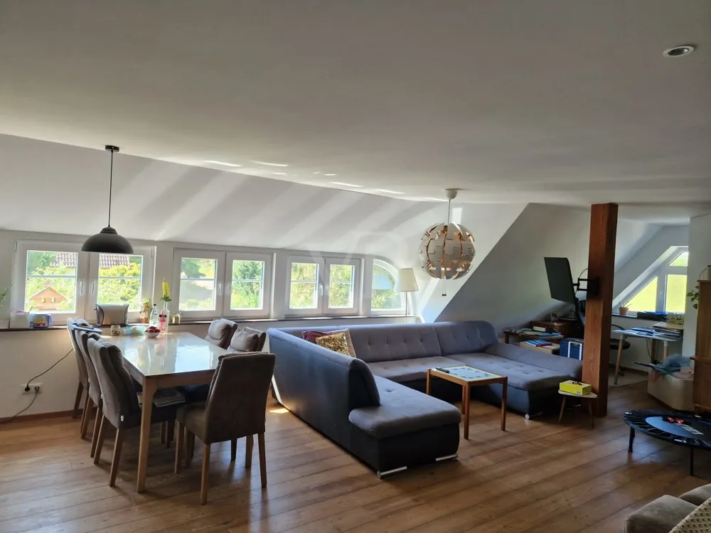 Wohnbereich mit Büroecke im OG