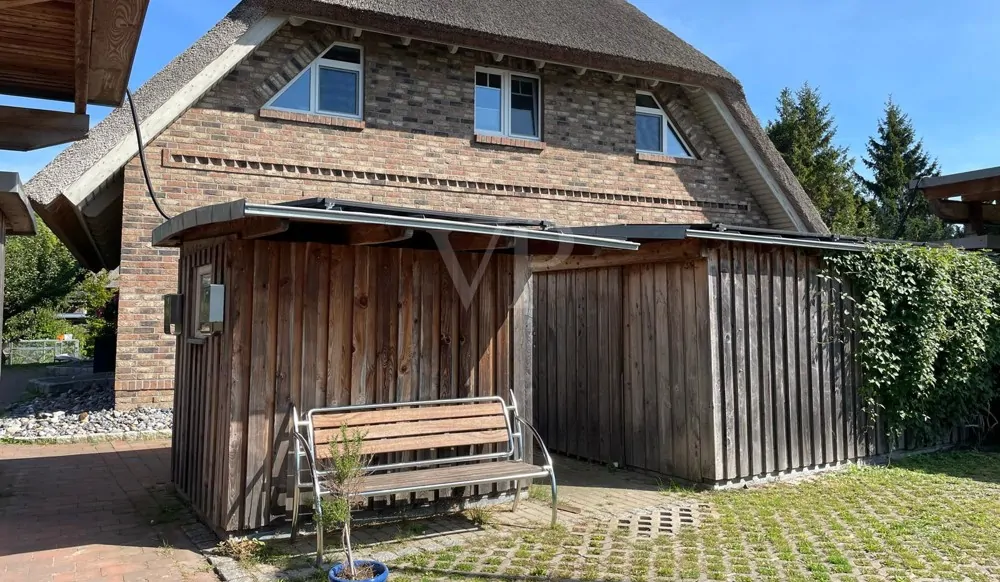 Zweifamilienhaus in traumhafter Lage am Neuensiener See
