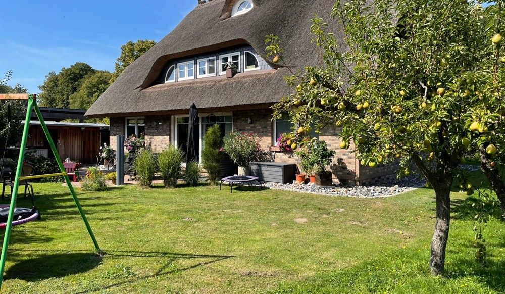 Zweifamilienhaus in traumhafter Lage am Neuensiener See