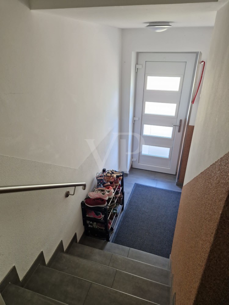 Aufgang zur OG Wohnung