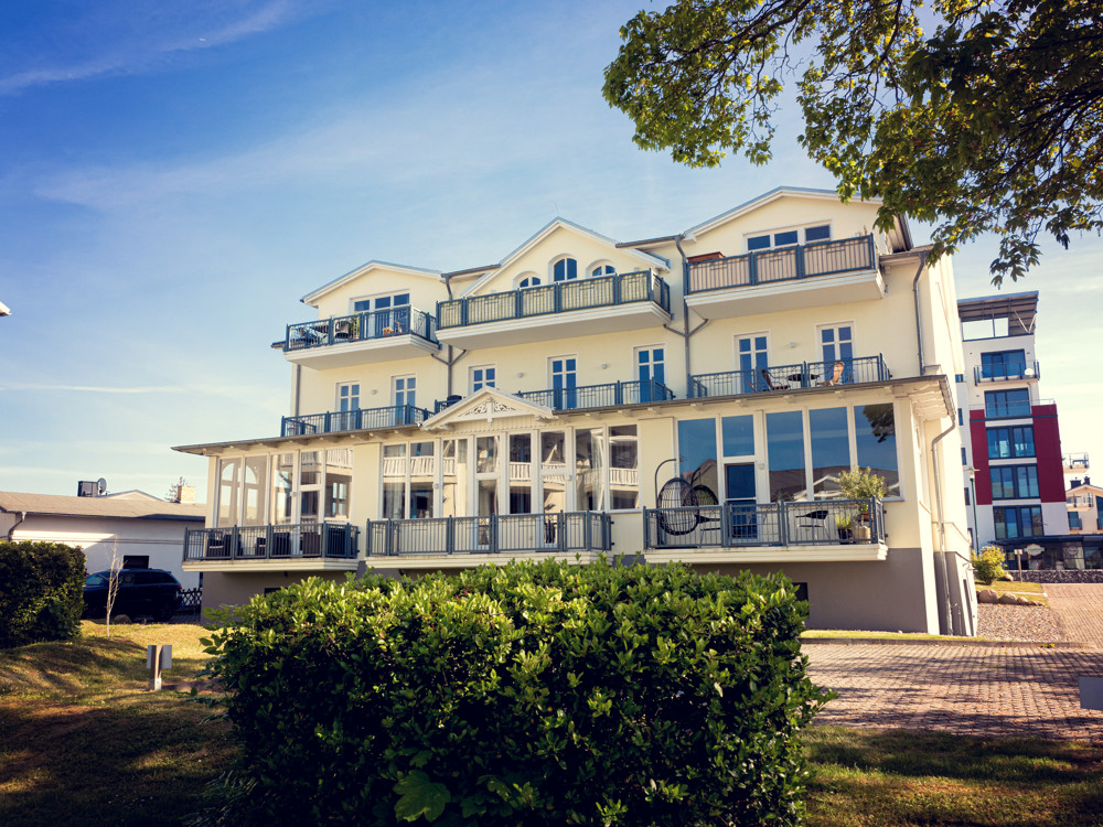 Erholungsort Glowe: Komfortable Wohnung in eleganter Strandresidenz