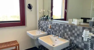 von_poll_real_estate_property_WZ089_image_17