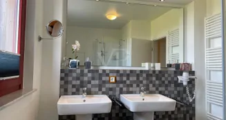 von_poll_real_estate_property_WZ089_image_18