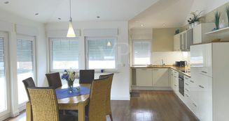 von_poll_real_estate_property_TA304_image_17