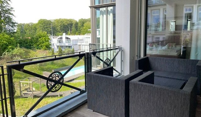 Balkon mit Blick in den Garten