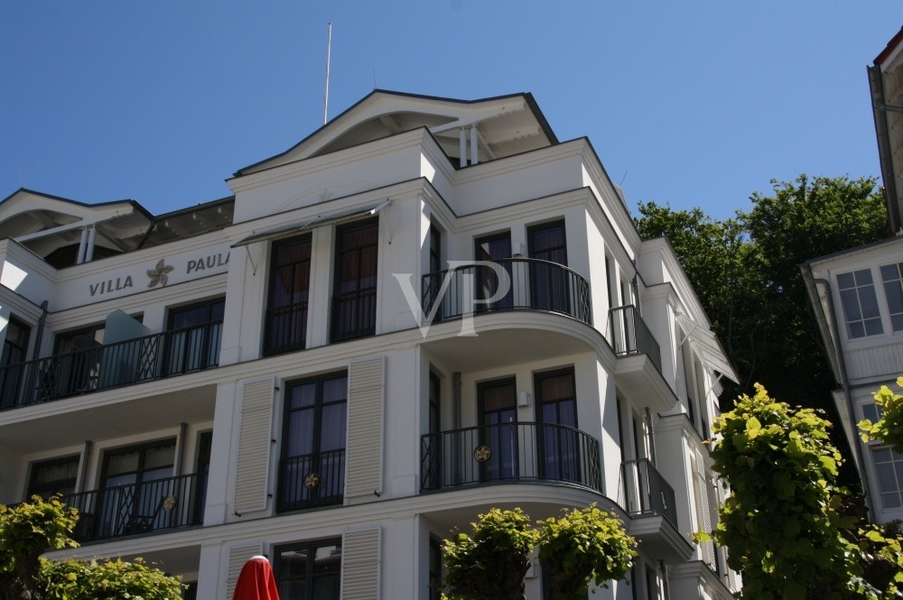 Meerblick: Exklusive Strandwohnung mit Balkon und Außenpoolnutzung im Ostseebad