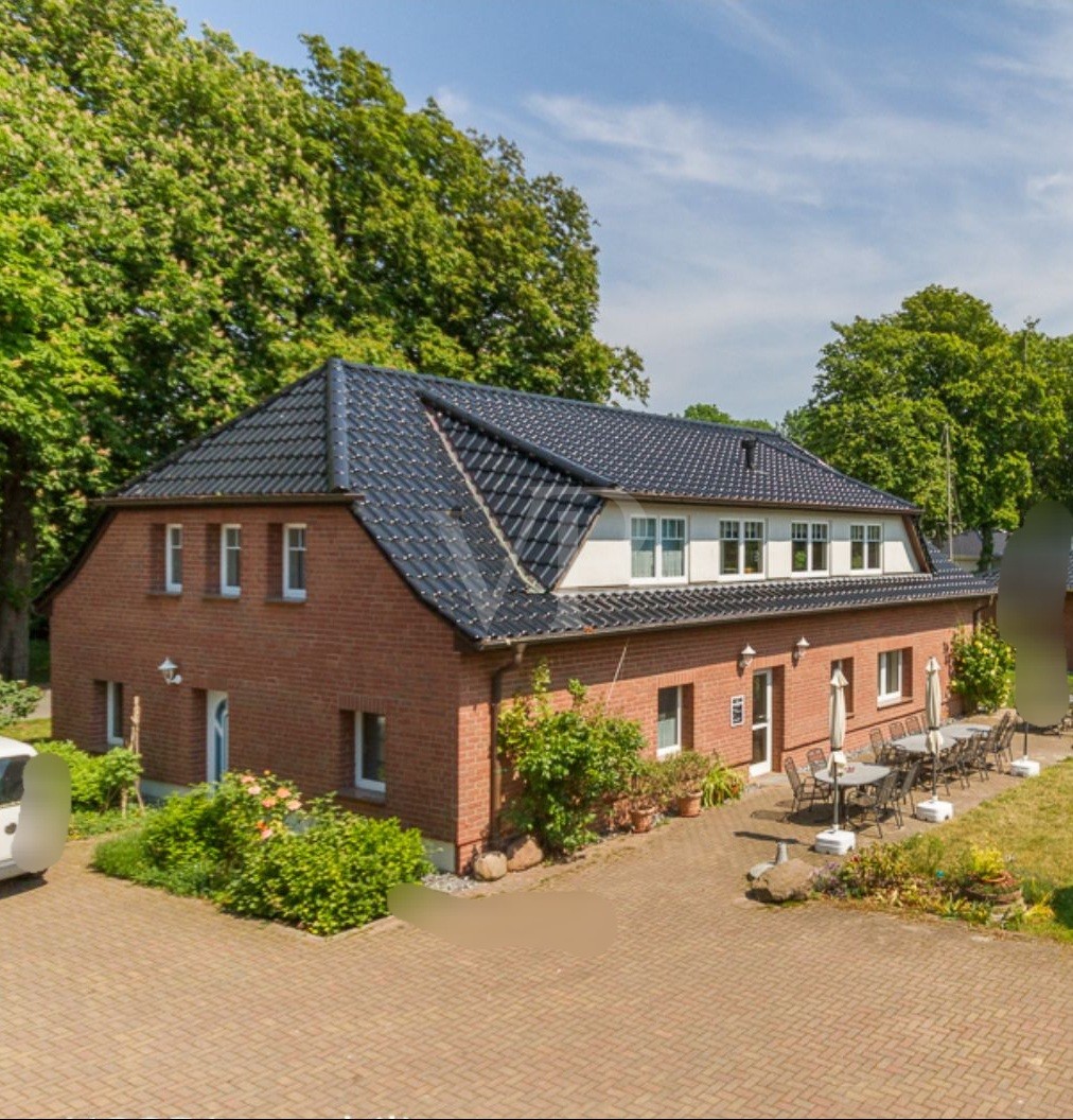 Sonniges Freizeitareal ca. 800 m vom Wasser mit 40 Betten