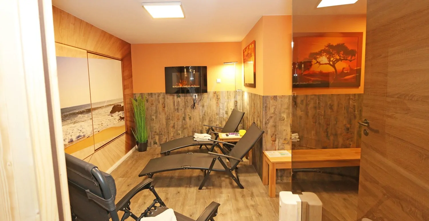 Ruheraum mit Wandkamin