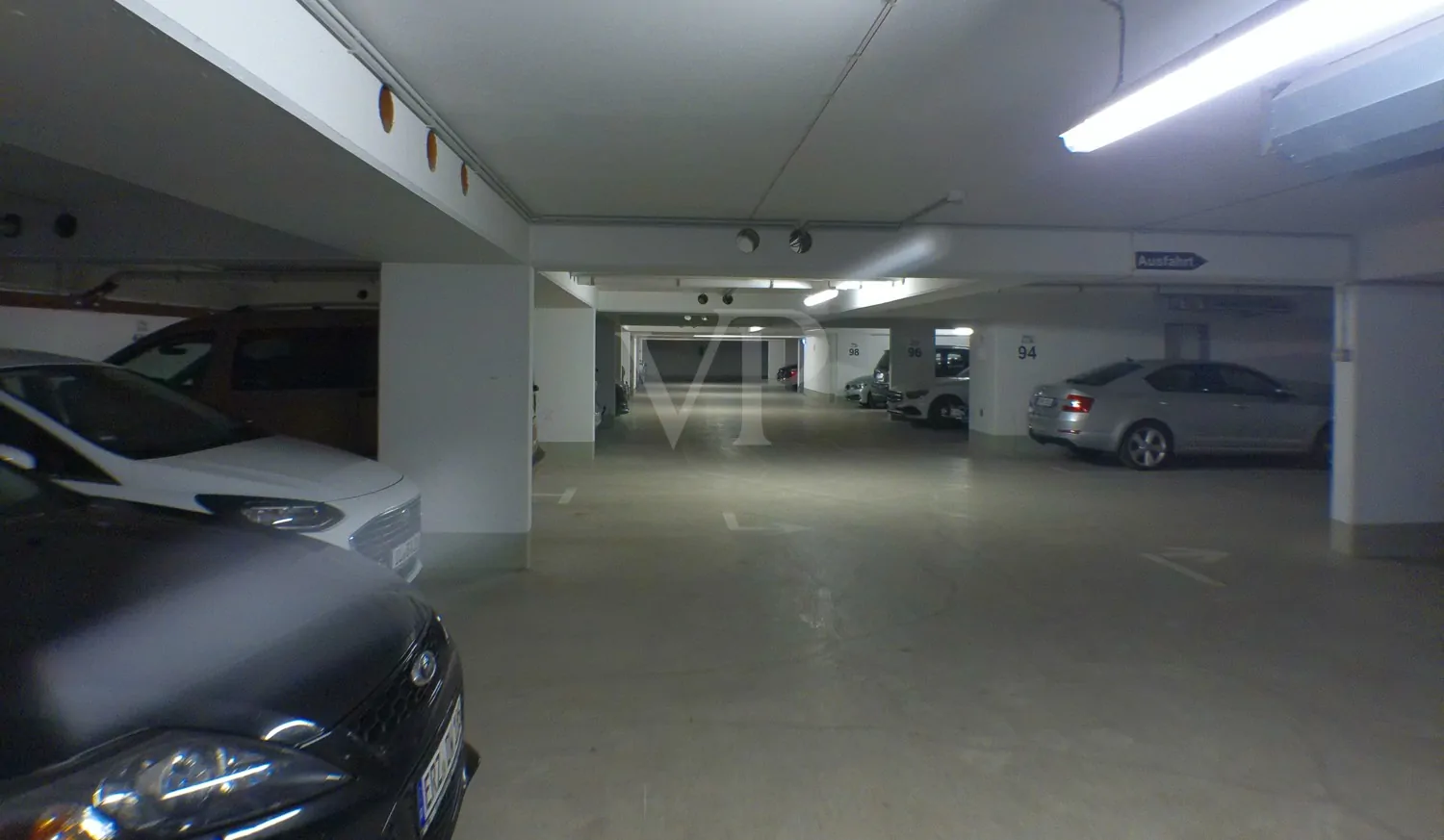 Tiefgaragen-Stellplätze