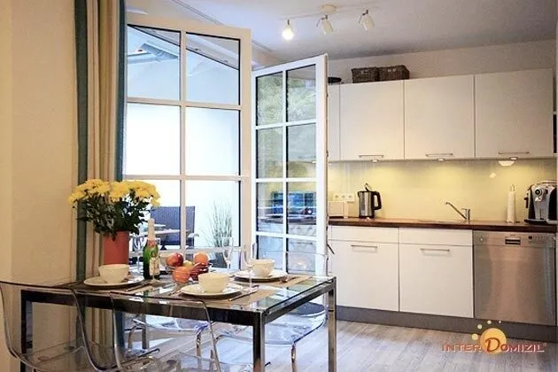 Residenz am Meer: 3-Zimmer-Wohnung in zentraler Lage mit Balkon und Wellnessanlage