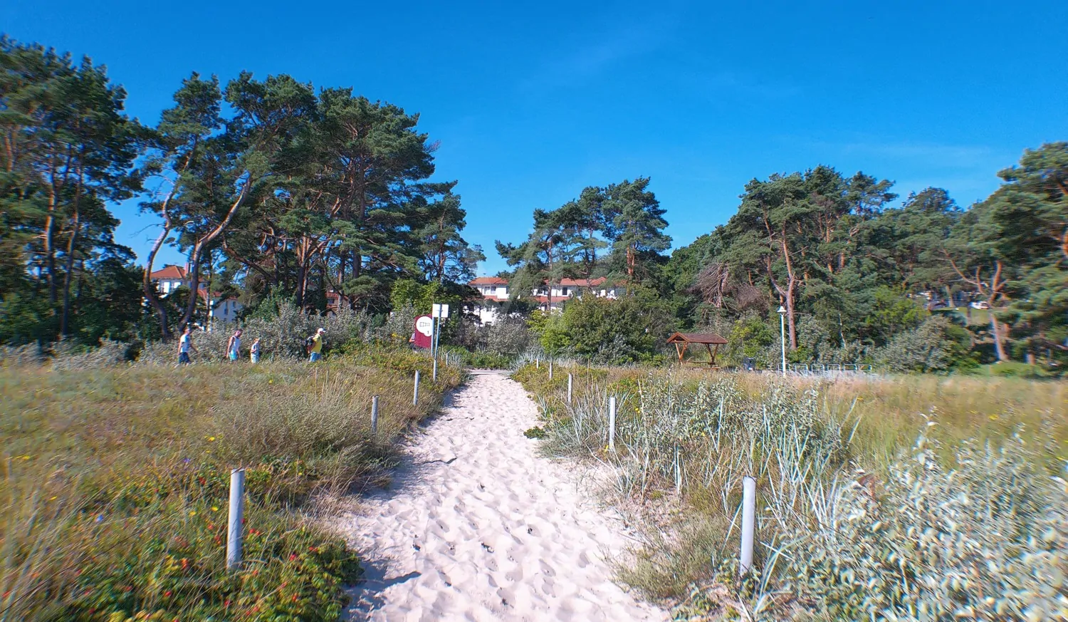 Residenz am Meer: 3-Zimmer-Wohnung in zentraler Lage mit Balkon und Wellnessanlage