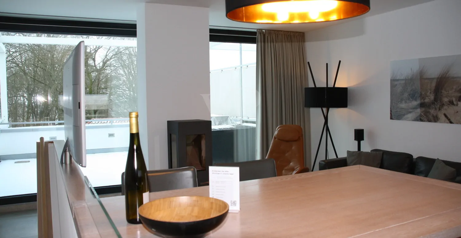 Exponiertes Penthouse am Hochufer: Moderne Architektur trifft Ostseenähe