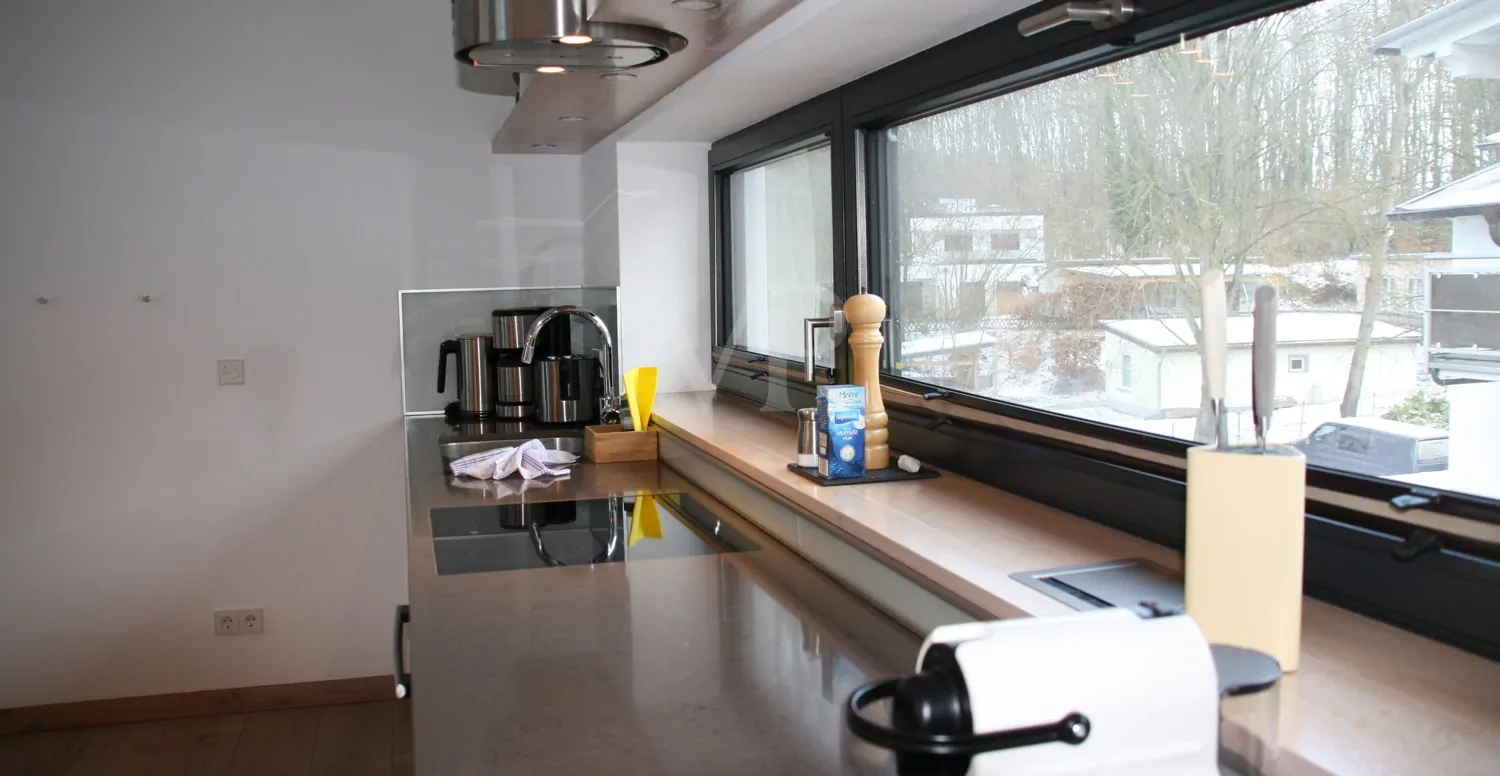 Exponiertes Penthouse am Hochufer: Moderne Architektur trifft Ostseenähe