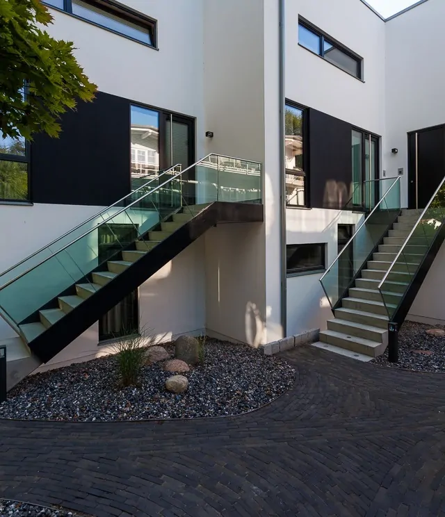 Exponiertes Penthouse am Hochufer: Moderne Architektur trifft Ostseenähe