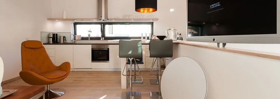 Exponiertes Penthouse am Hochufer: Moderne Architektur trifft Ostseenähe