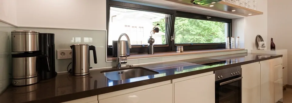 Exponiertes Penthouse am Hochufer: Moderne Architektur trifft Ostseenähe