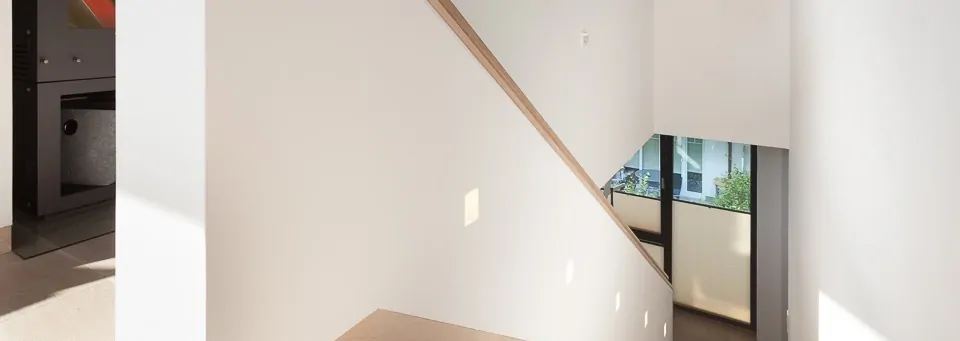 Exponiertes Penthouse am Hochufer: Moderne Architektur trifft Ostseenähe