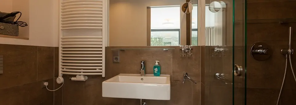 Exponiertes Penthouse am Hochufer: Moderne Architektur trifft Ostseenähe