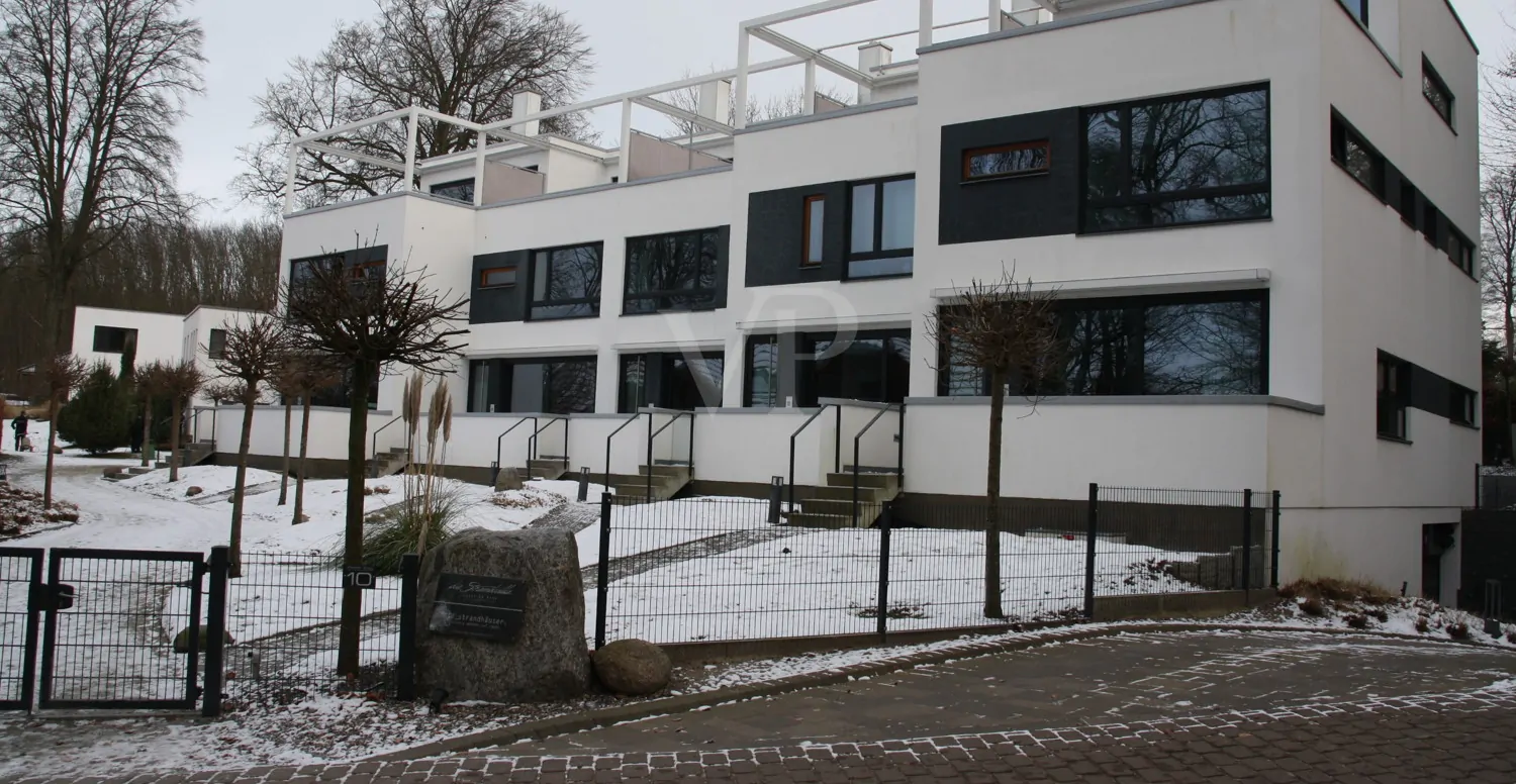 Exponiertes Penthouse am Hochufer: Moderne Architektur trifft Ostseenähe