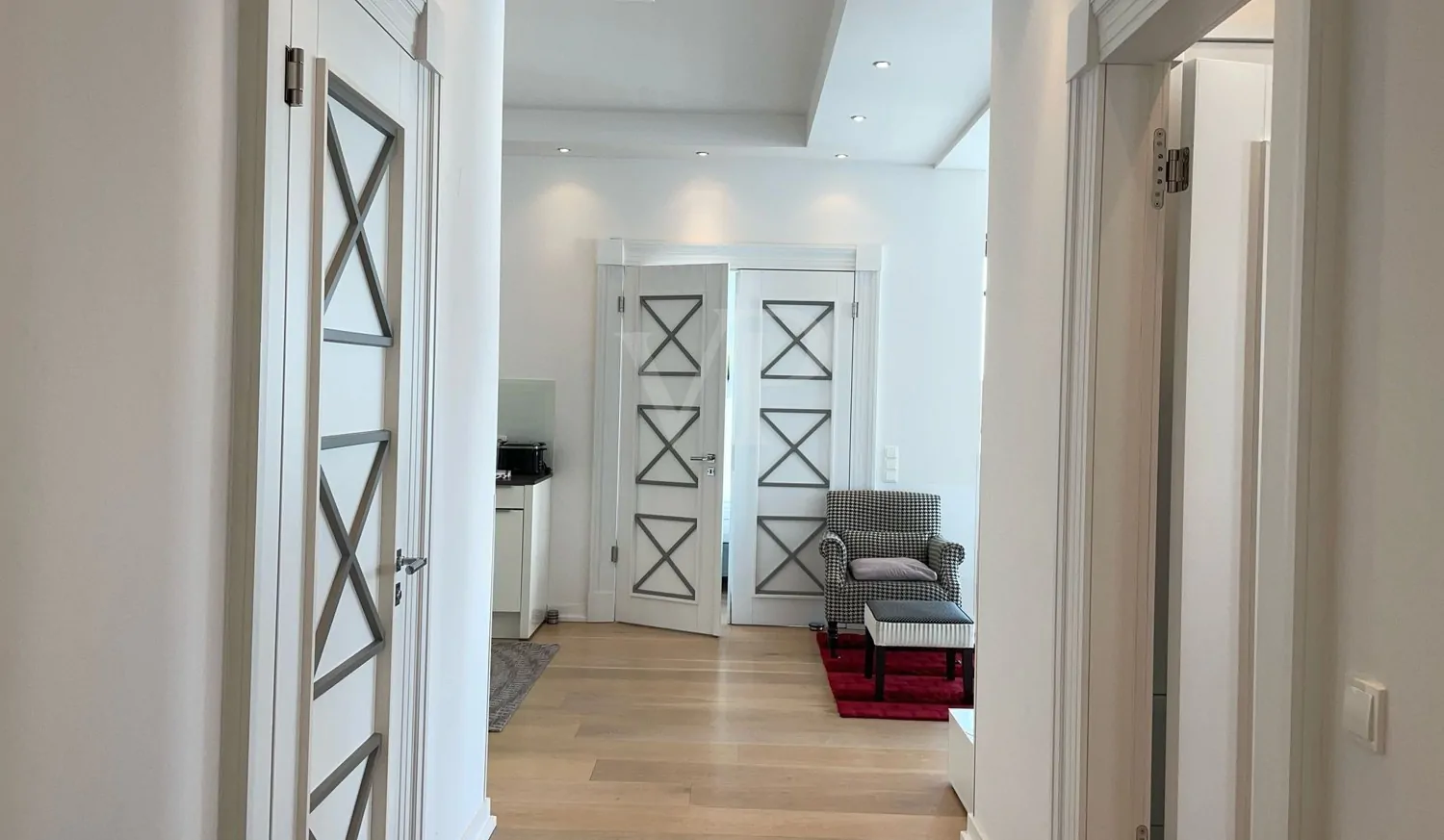 Eingangsbereich mit Blick in die Wohnung