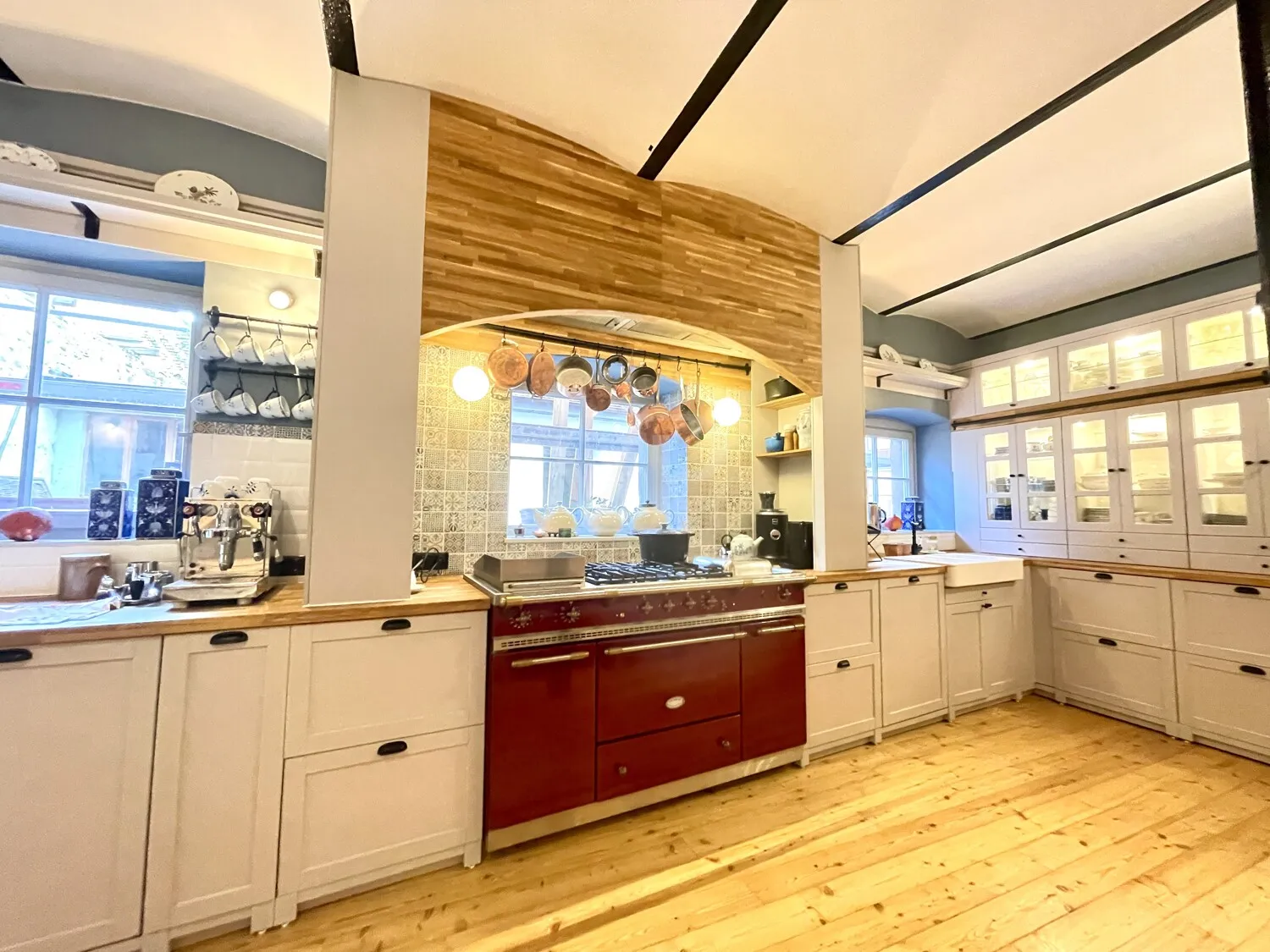 Historic main building with charm and modernity, completely renovated