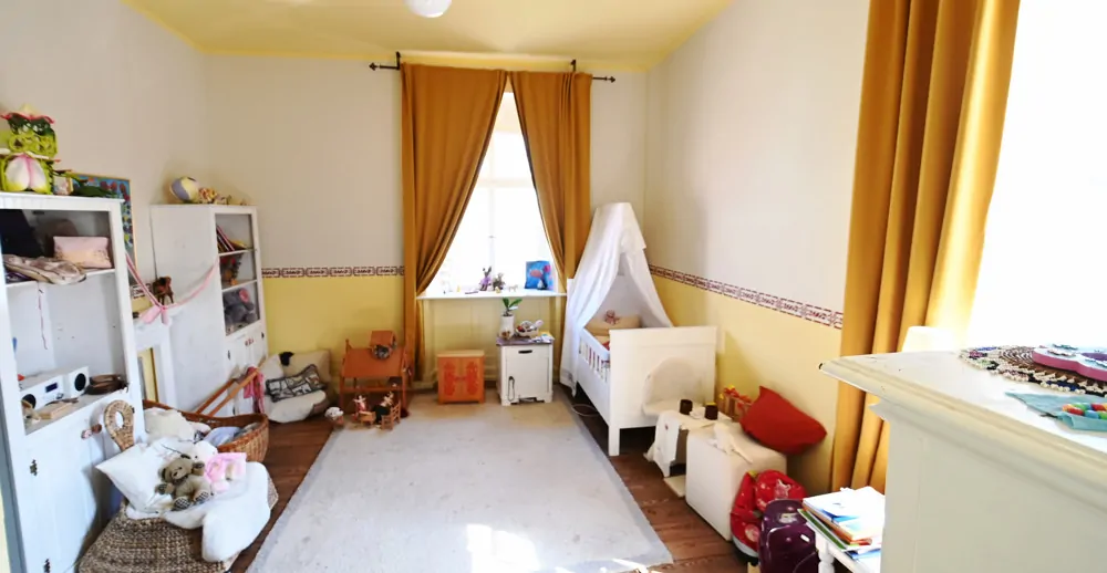 Sanierte Jugendstilvilla mit unterschiedlichen Nutzungsmöglichkeiten!