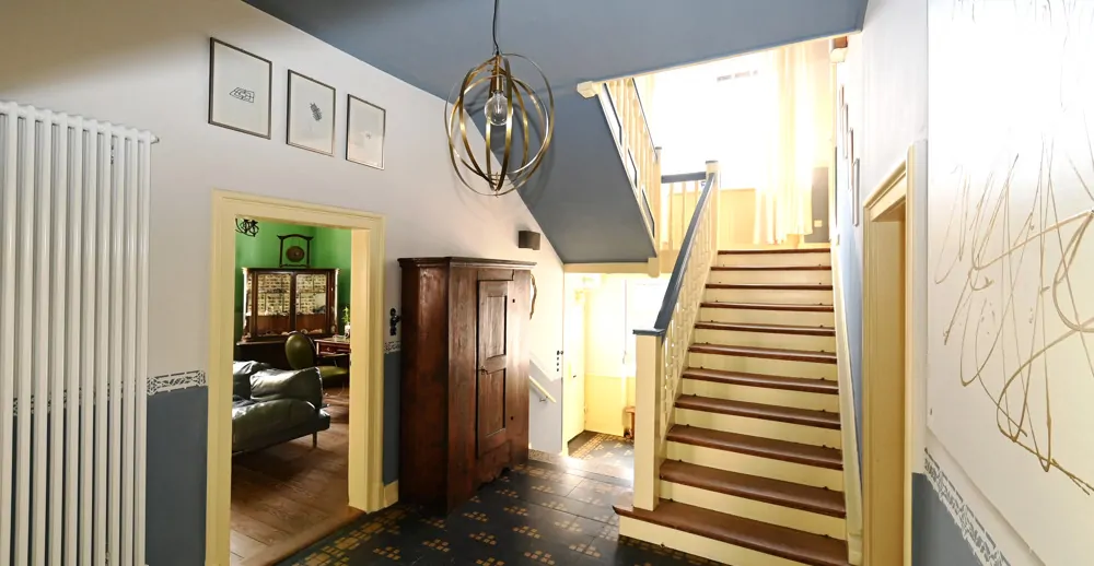 Sanierte Jugendstilvilla mit unterschiedlichen Nutzungsmöglichkeiten!