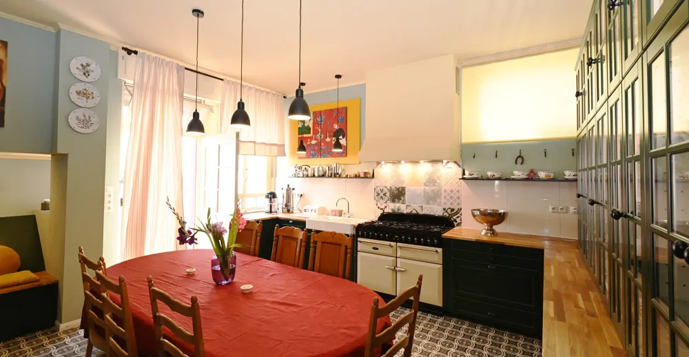 Sanierte Jugendstilvilla mit unterschiedlichen Nutzungsmöglichkeiten!