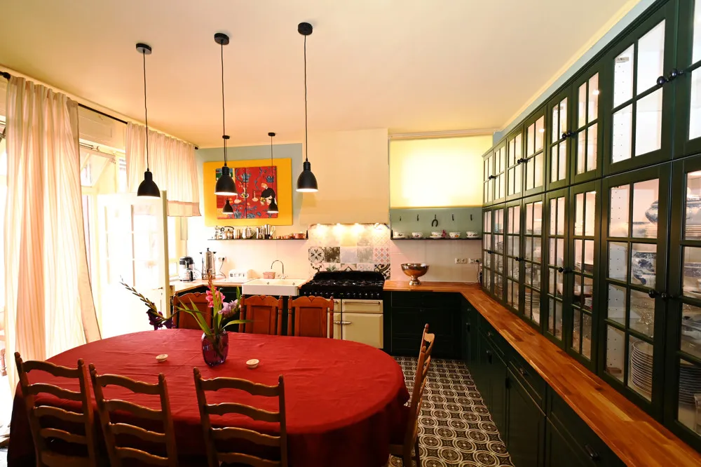 Renovated Art Nouveau villa with various usage options!