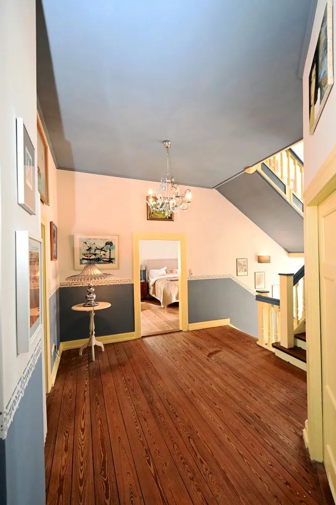 Renovated Art Nouveau villa with various usage options!