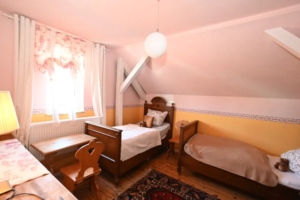 Renovated Art Nouveau villa with various usage options!